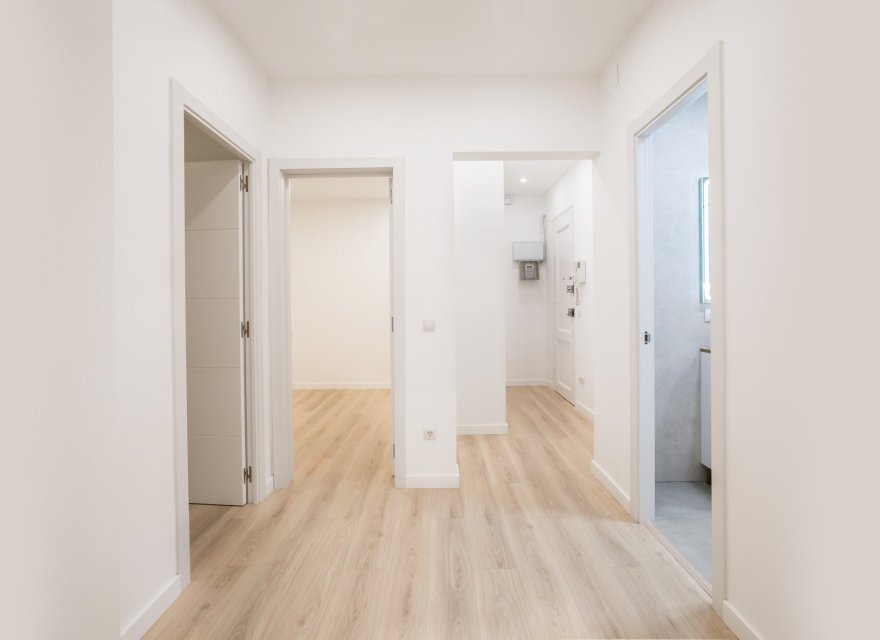 Resale - Apartment - Eixample