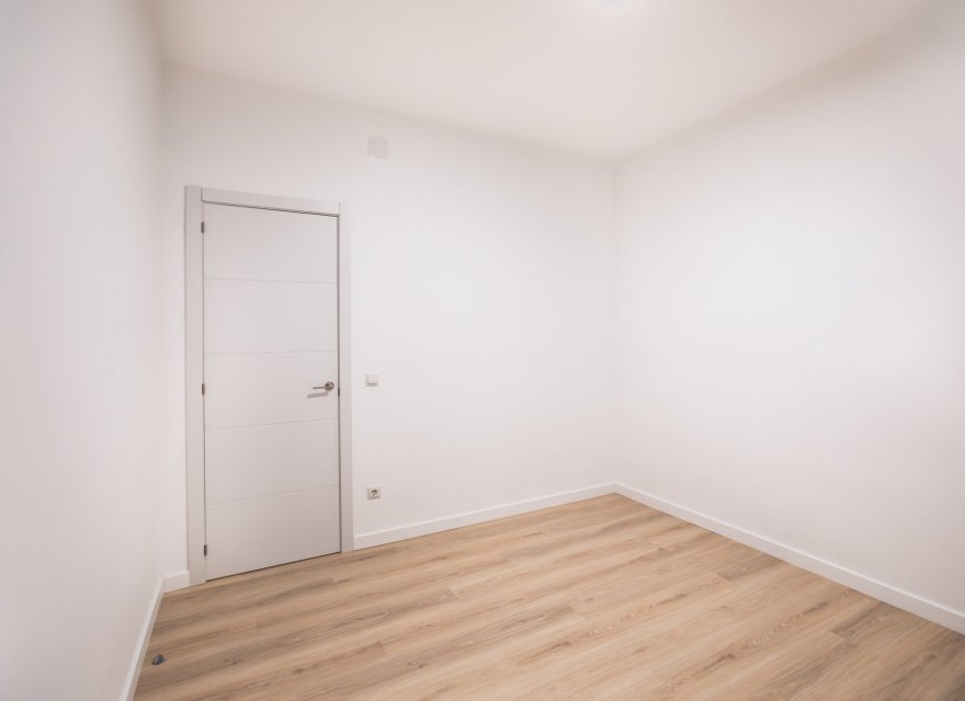 Resale - Apartment - Eixample