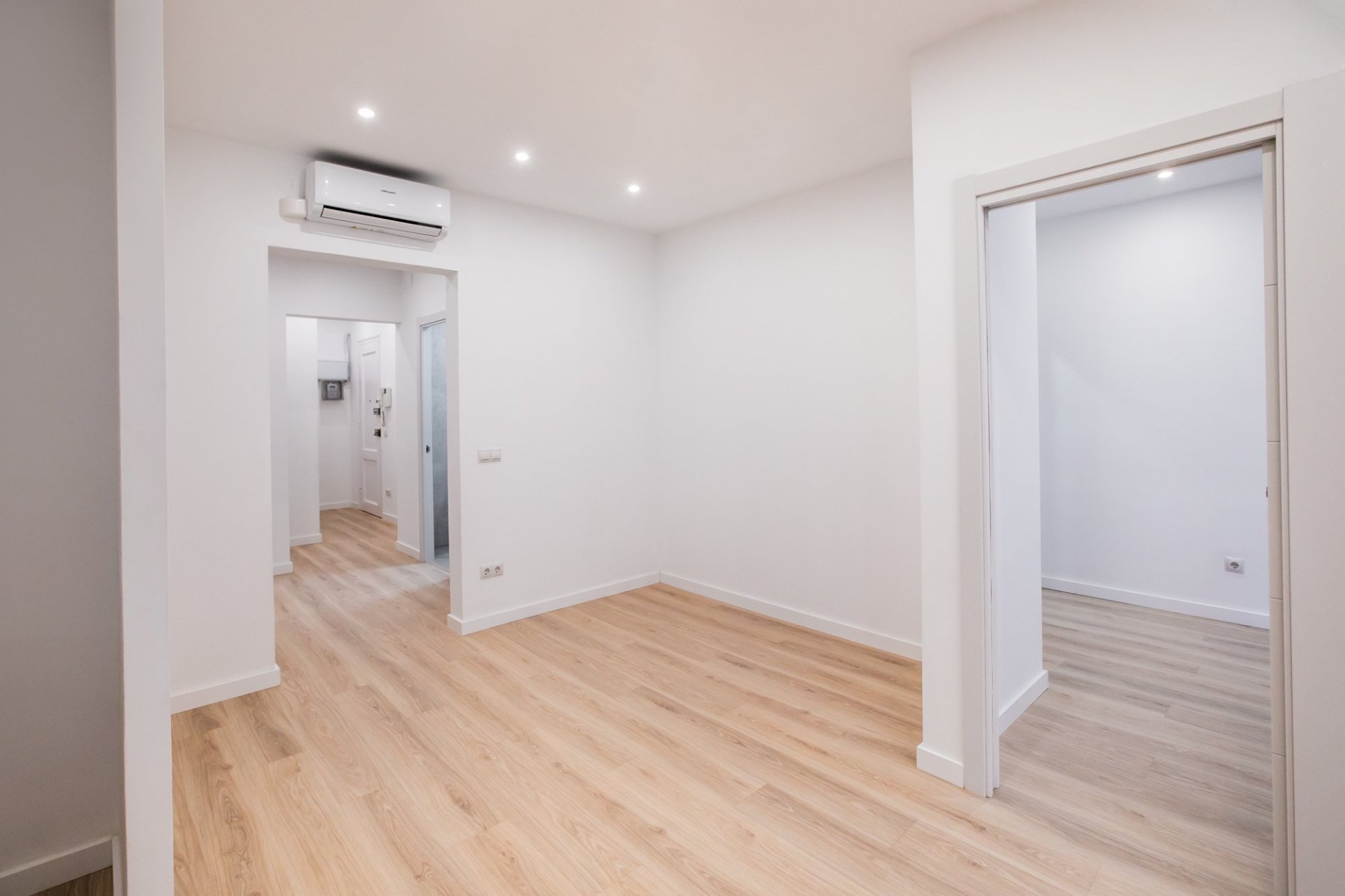 Resale - Apartment - Eixample