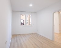 Resale - Apartment - Eixample