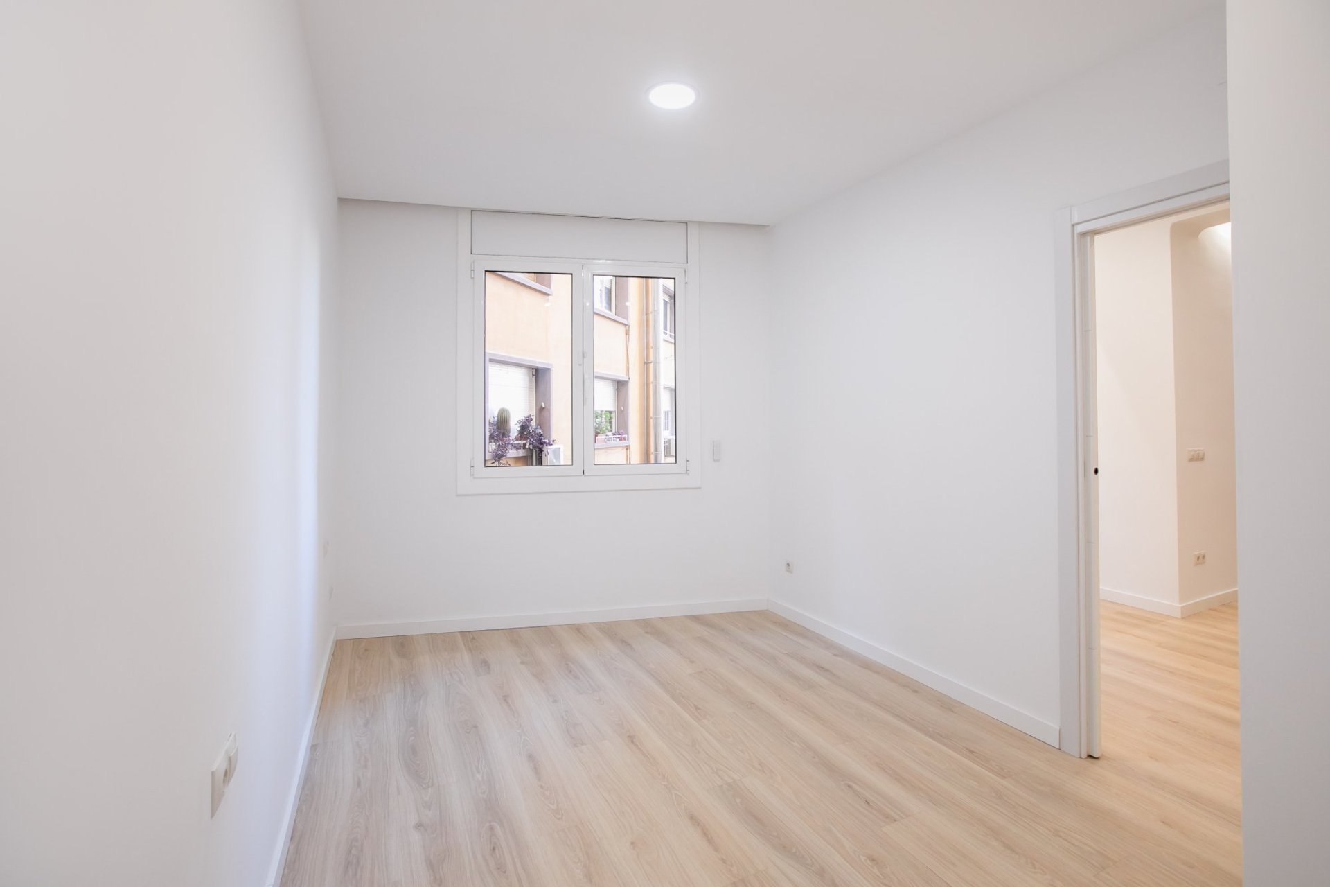 Resale - Apartment - Eixample
