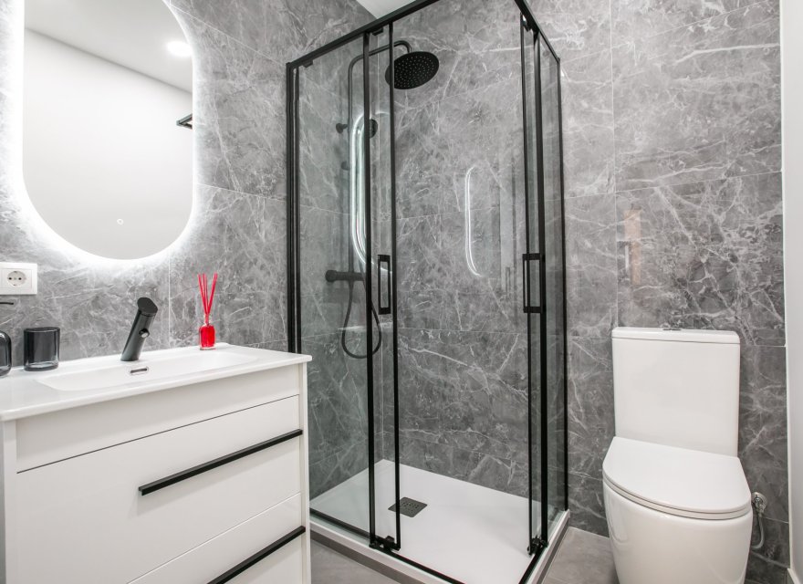 Resale - Apartment - Eixample