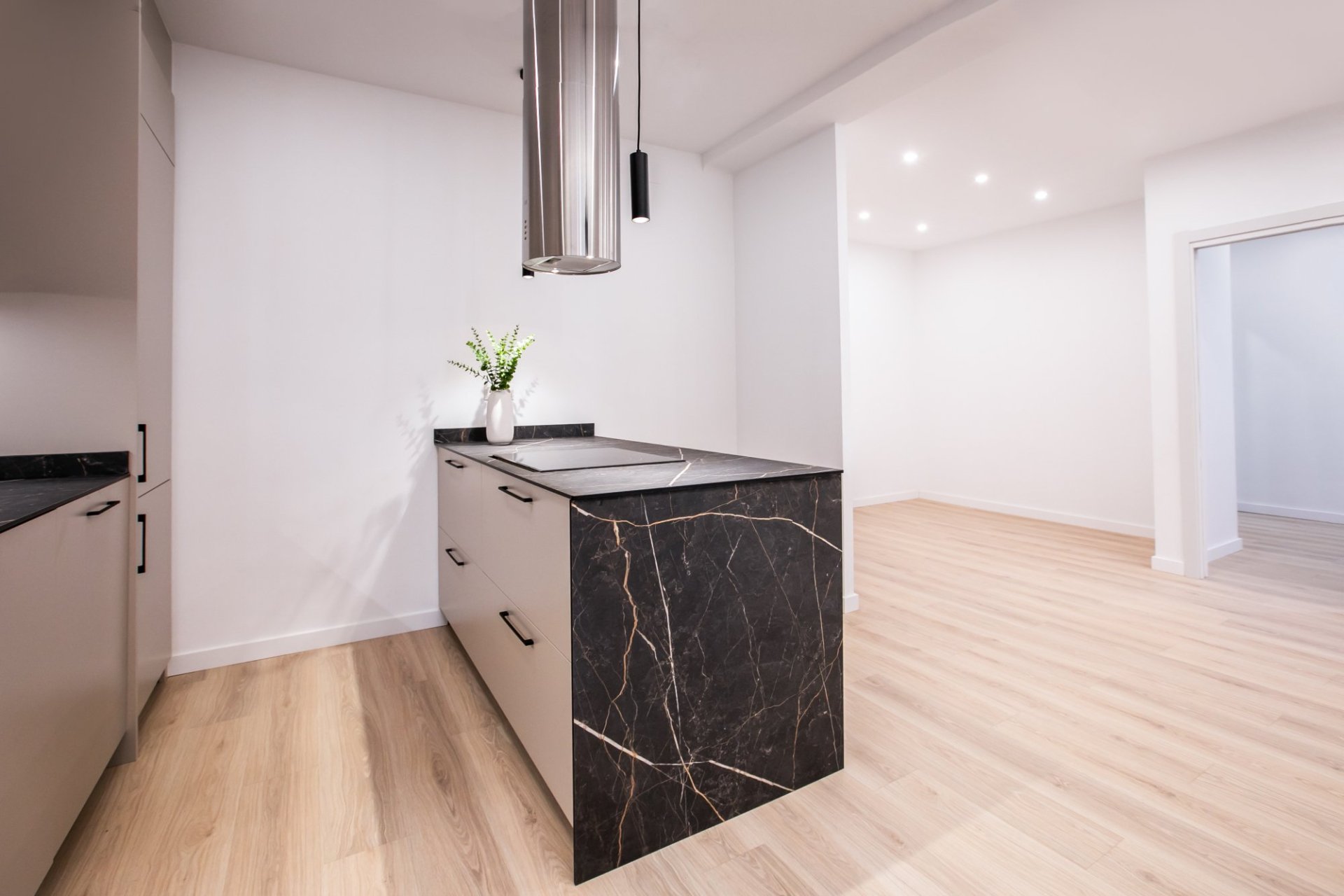 Resale - Apartment - Eixample