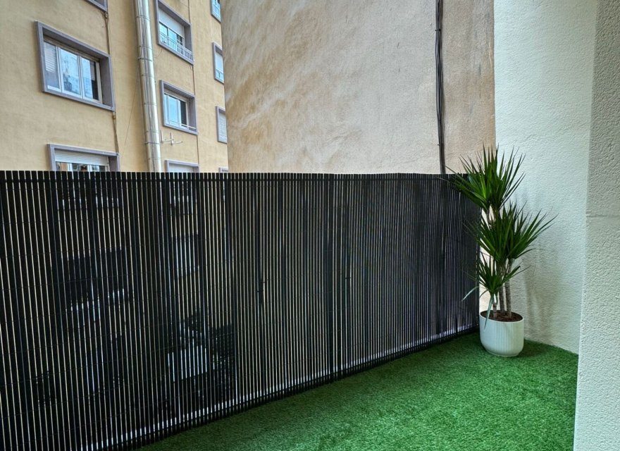 Resale - Apartment - Eixample