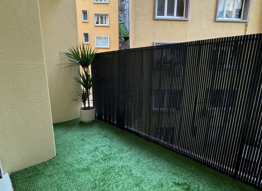 Resale - Apartment - Eixample