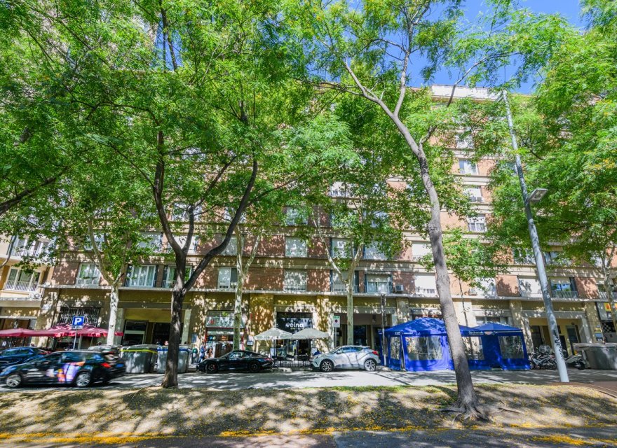 Resale - Apartment - Eixample