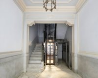 Resale - Apartment - Eixample