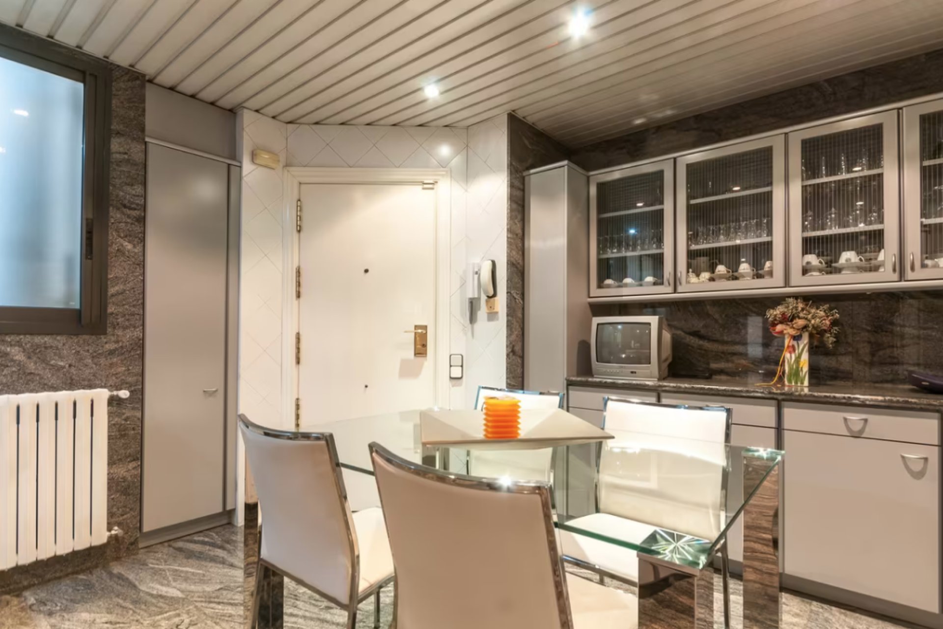 Resale - Apartment - Eixample