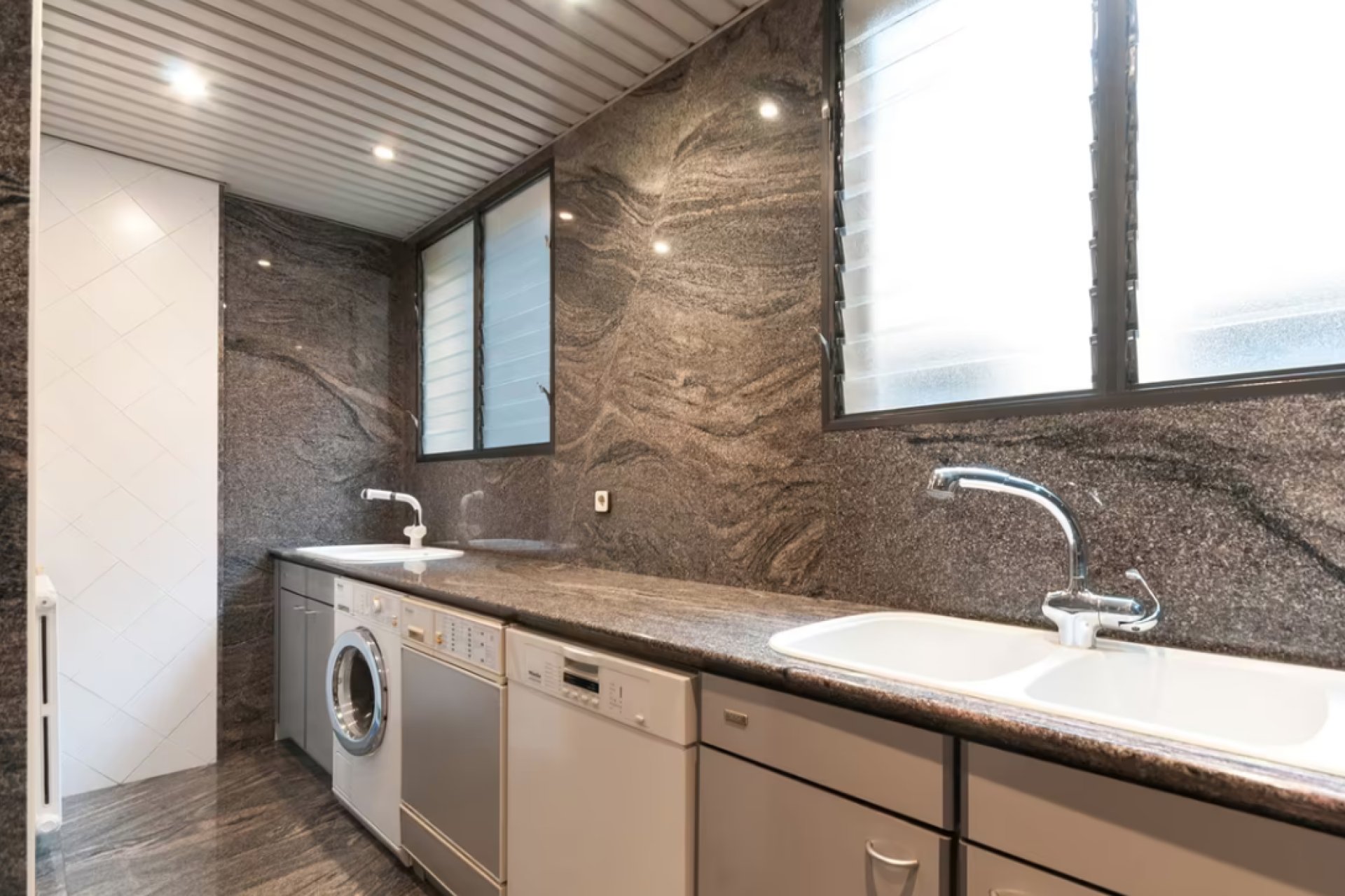 Resale - Apartment - Eixample