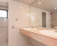 Resale - Apartment - Eixample