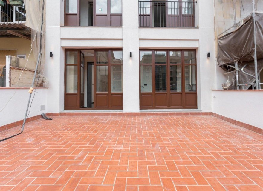 Resale - Apartment - Eixample