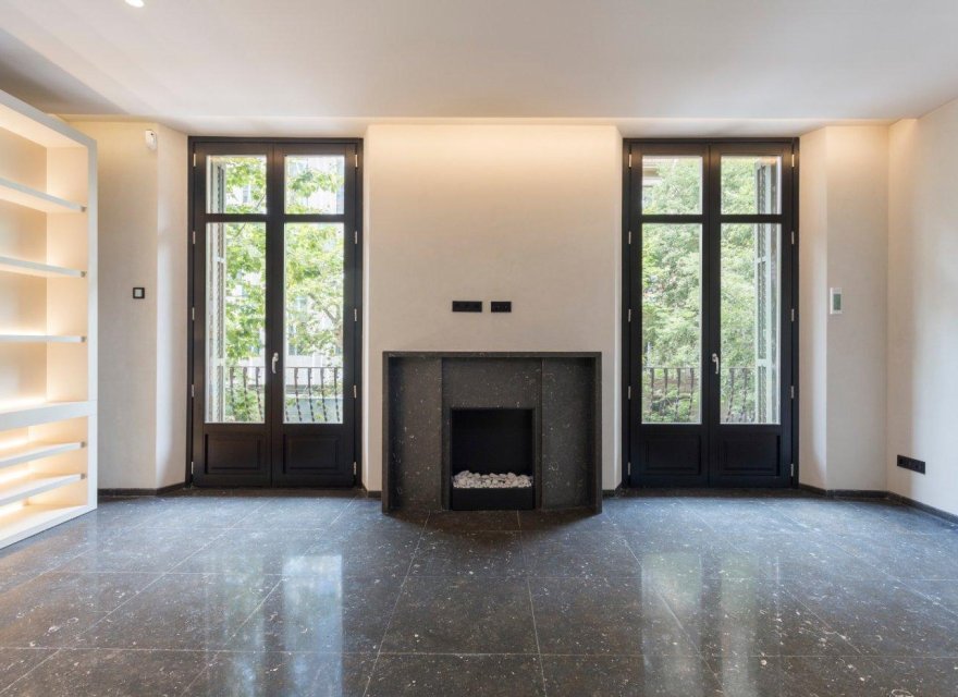 Resale - Apartment - Eixample