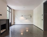 Resale - Apartment - Eixample