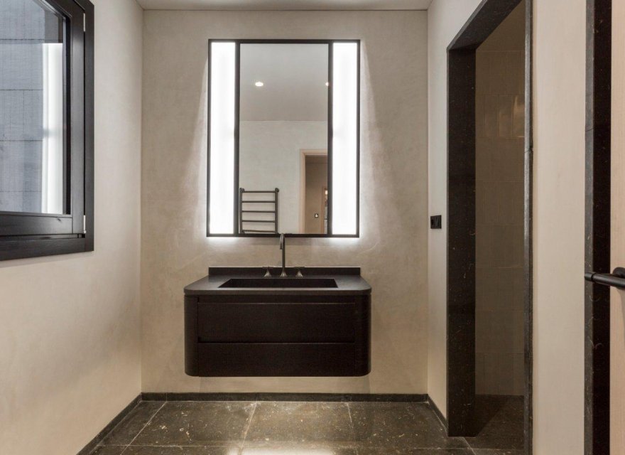 Resale - Apartment - Eixample