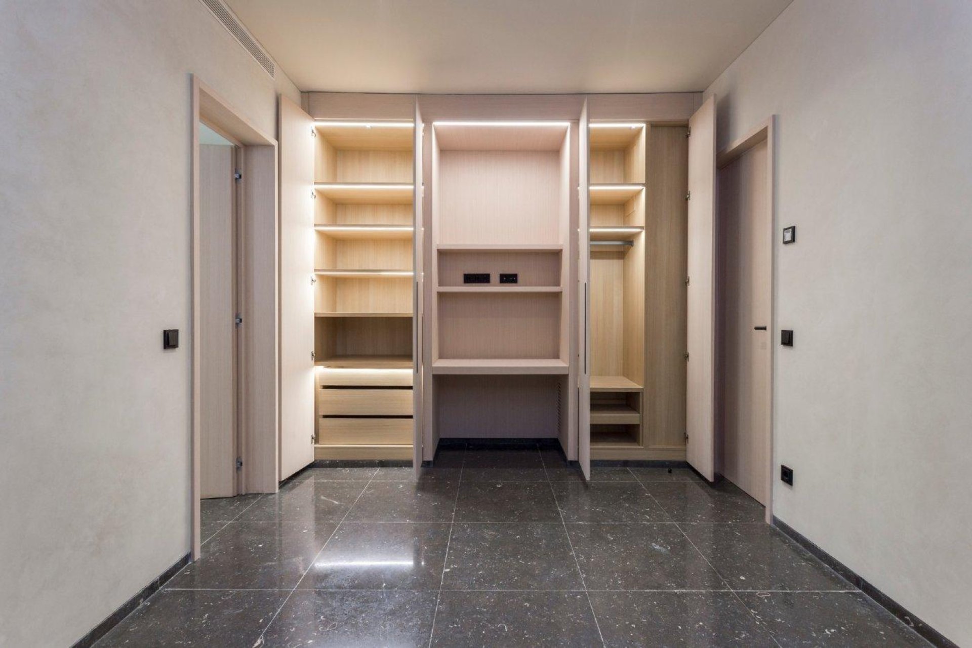 Resale - Apartment - Eixample