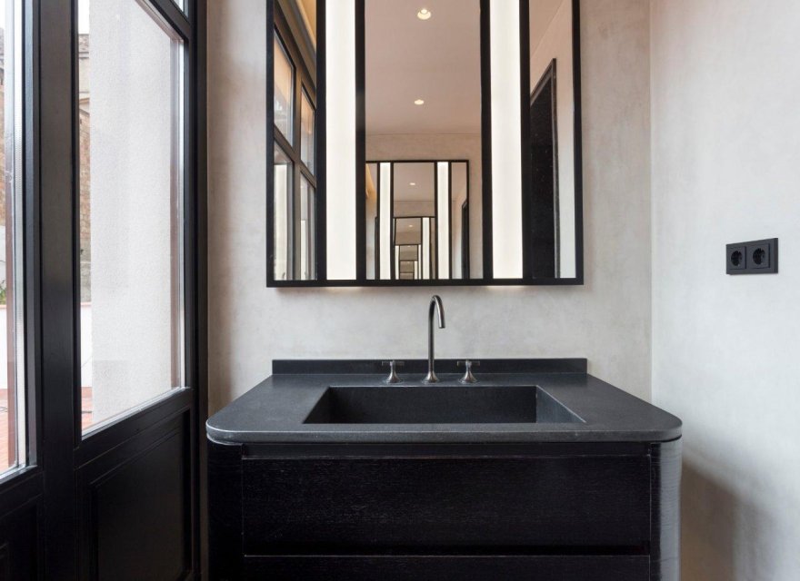 Resale - Apartment - Eixample