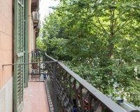 Resale - Apartment - Eixample