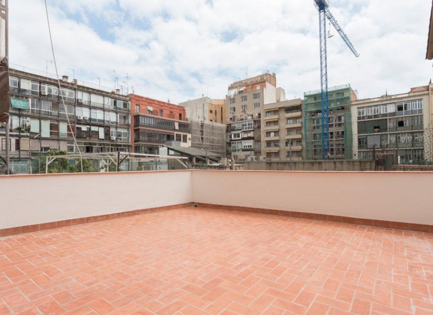 Resale - Apartment - Eixample