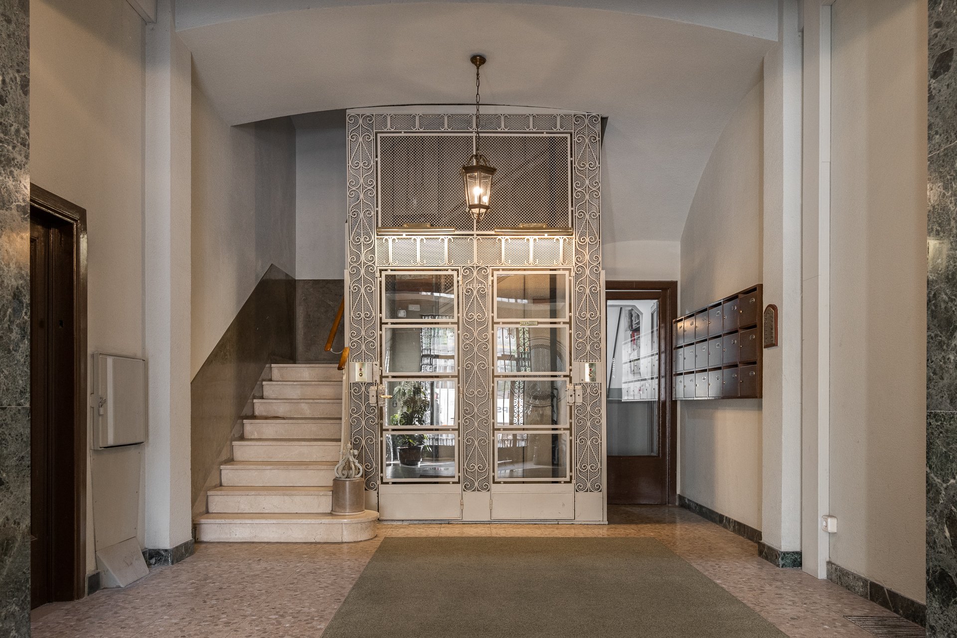 Resale - Apartment - Eixample