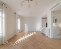 Resale - Apartment - Eixample