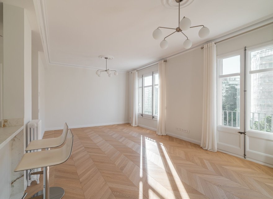 Resale - Apartment - Eixample