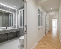 Resale - Apartment - Eixample