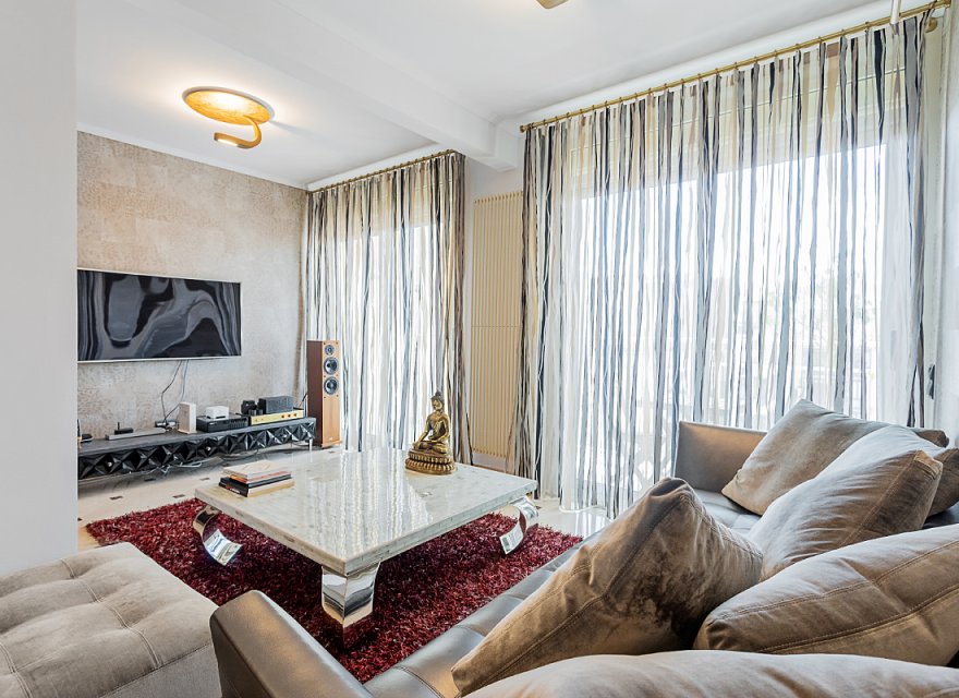 Resale - Apartment - Eixample