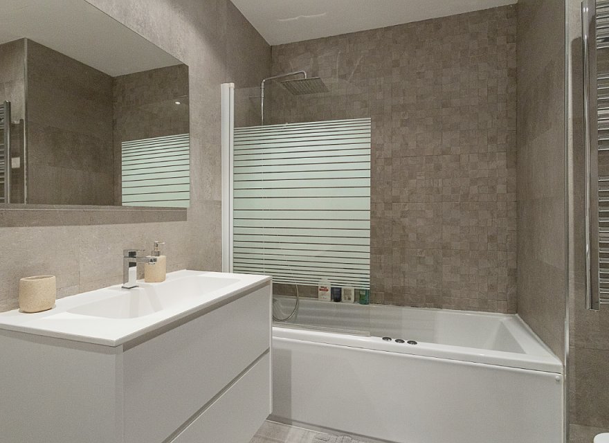 Resale - Apartment - Eixample