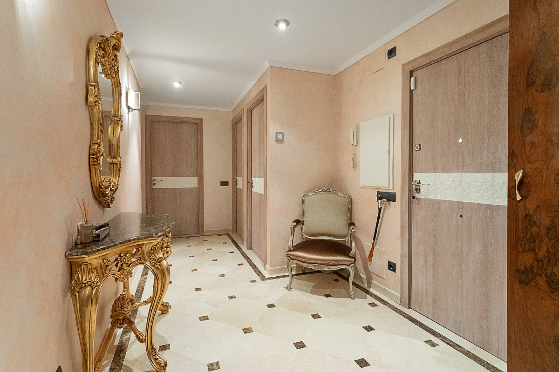 Resale - Apartment - Eixample