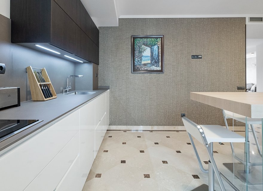 Resale - Apartment - Eixample