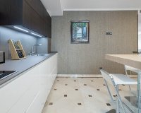 Resale - Apartment - Eixample