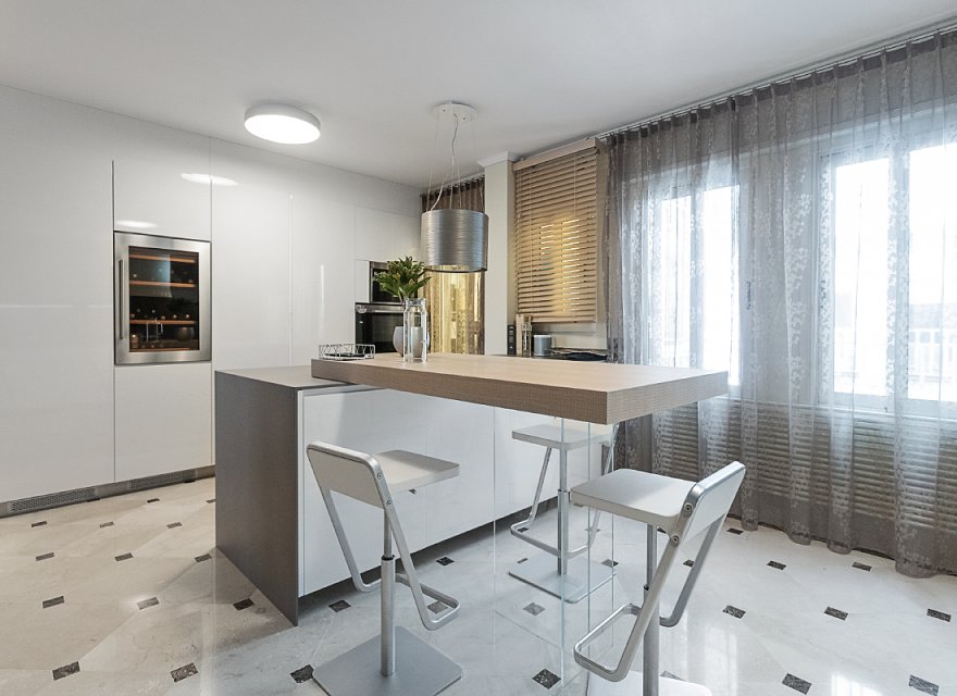 Resale - Apartment - Eixample