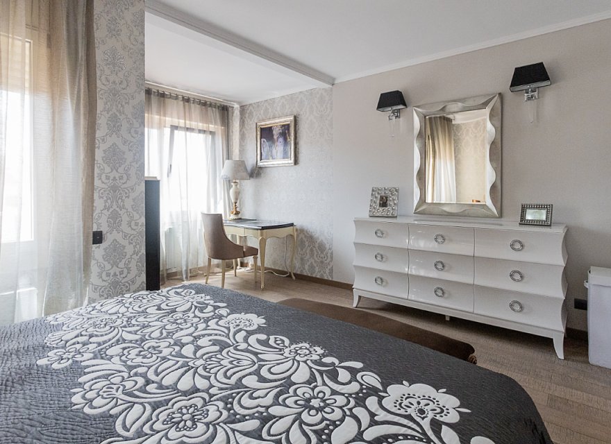 Resale - Apartment - Eixample