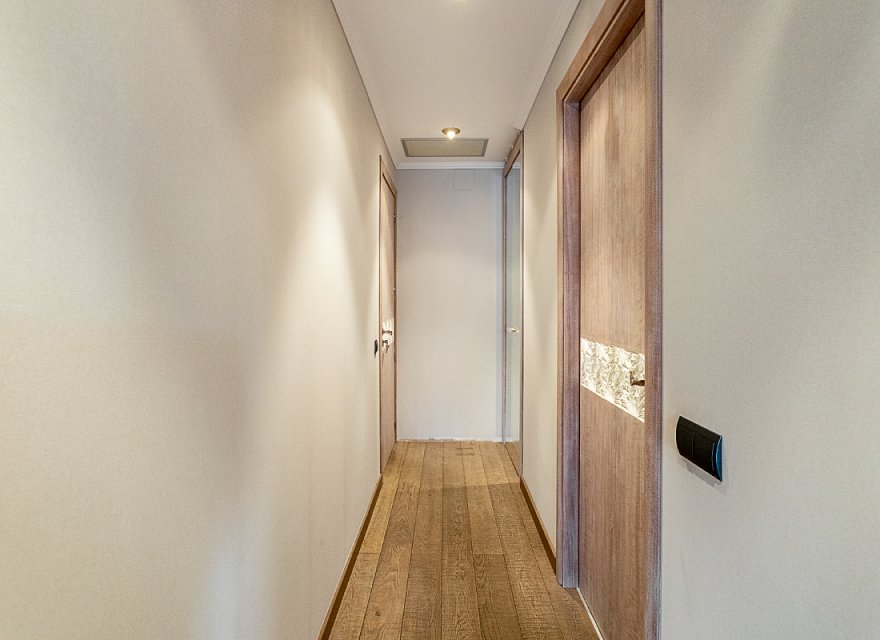 Resale - Apartment - Eixample