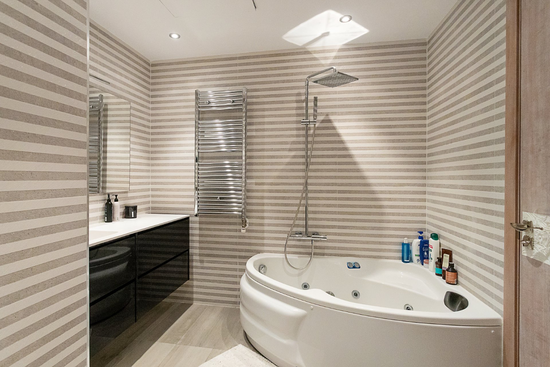 Resale - Apartment - Eixample