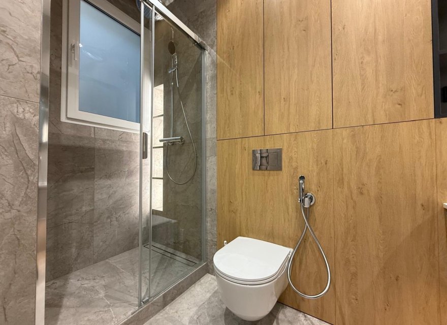 Resale - Apartment - Eixample