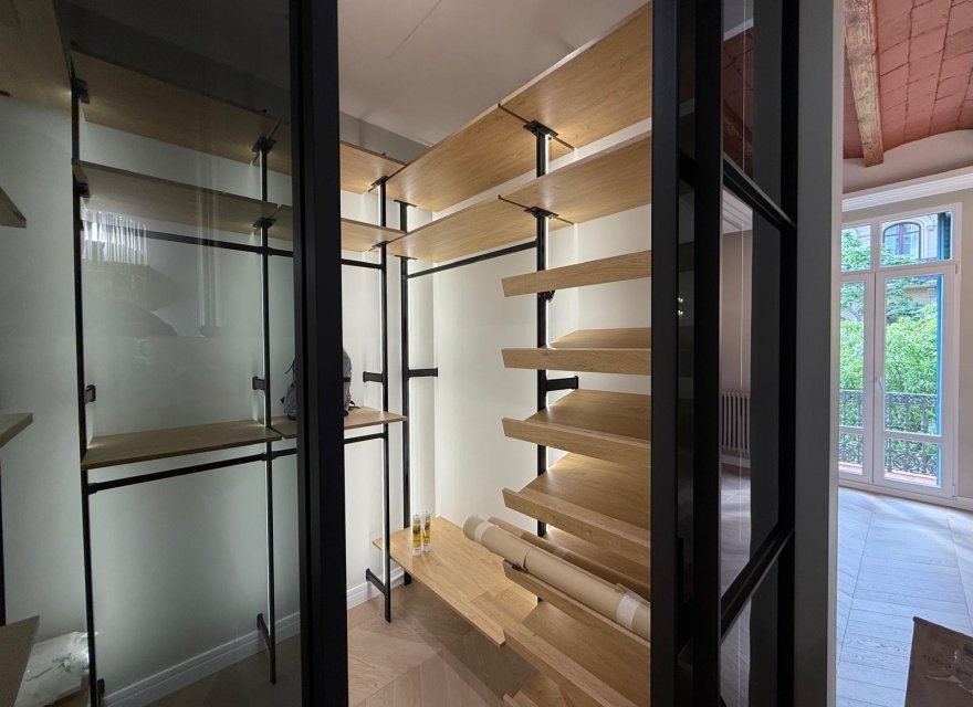 Resale - Apartment - Eixample