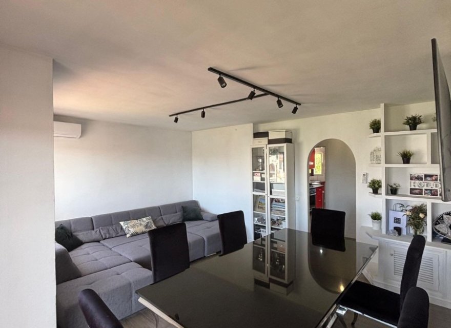 Resale - Apartment - Еstepona - Costa del Sol