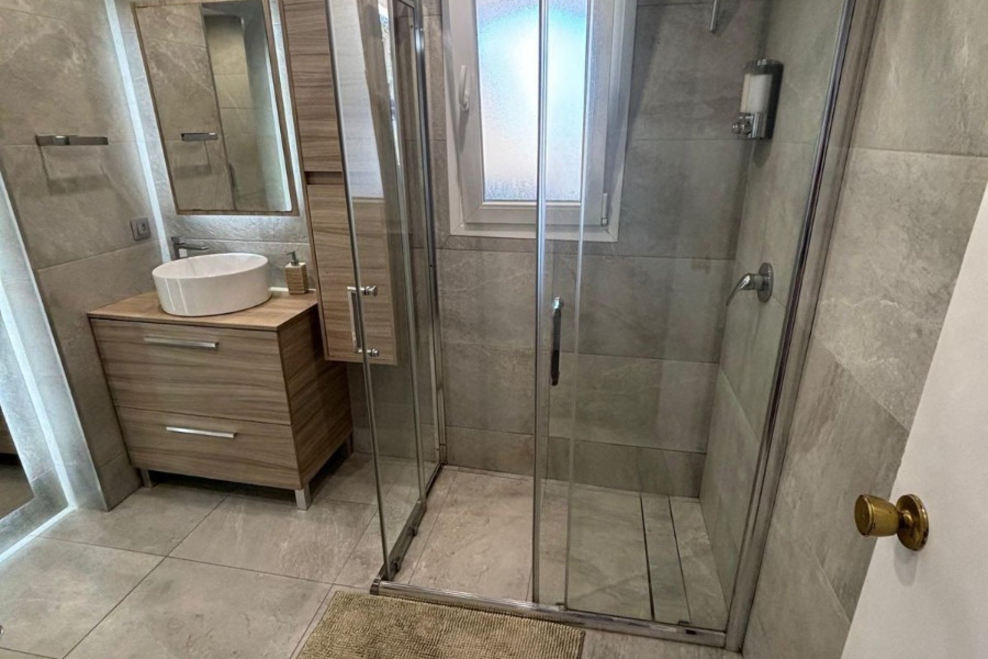 Resale - Apartment - Еstepona - Costa del Sol