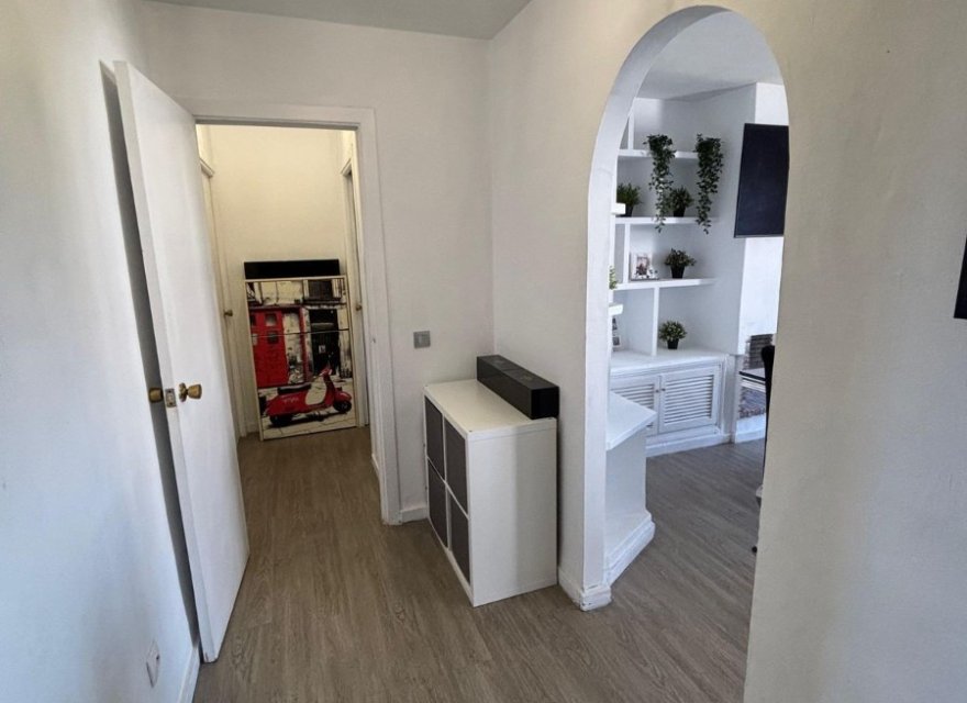 Resale - Apartment - Еstepona - Costa del Sol