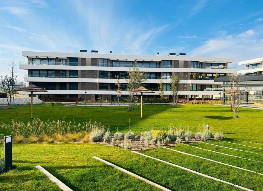 Resale - Apartment - Madrid - La Moraleja