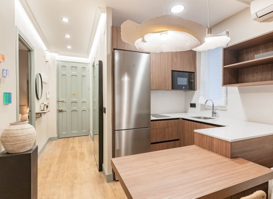 Resale - Apartment - Madrid - Lista