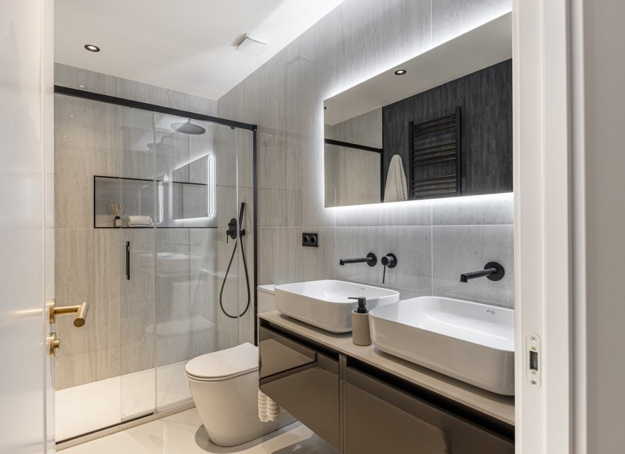 Resale - Apartment - Madrid