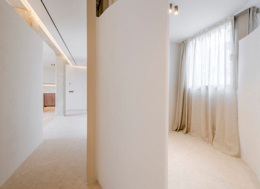 Resale - Apartment - Madrid