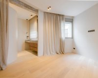 Resale - Apartment - Madrid