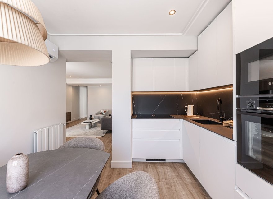 Resale - Apartment - Madrid