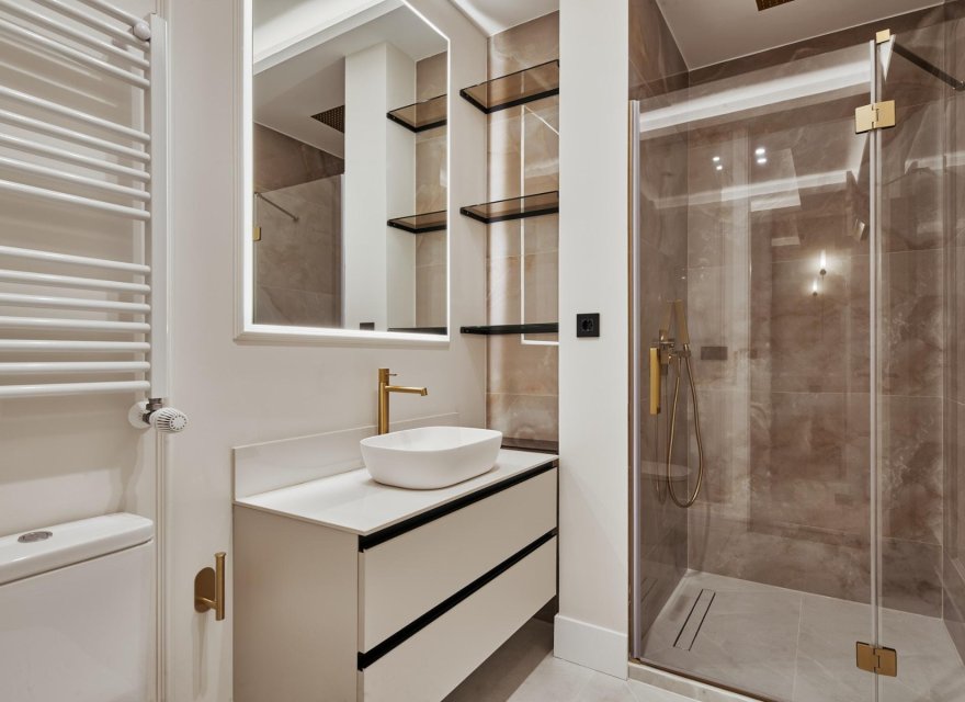 Resale - Apartment - Madrid