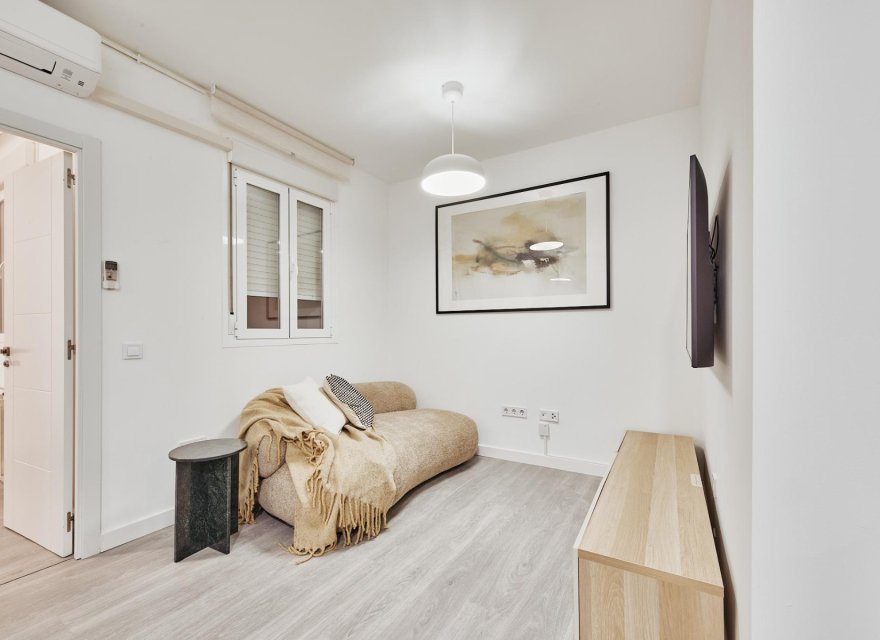 Resale - Apartment - Madrid