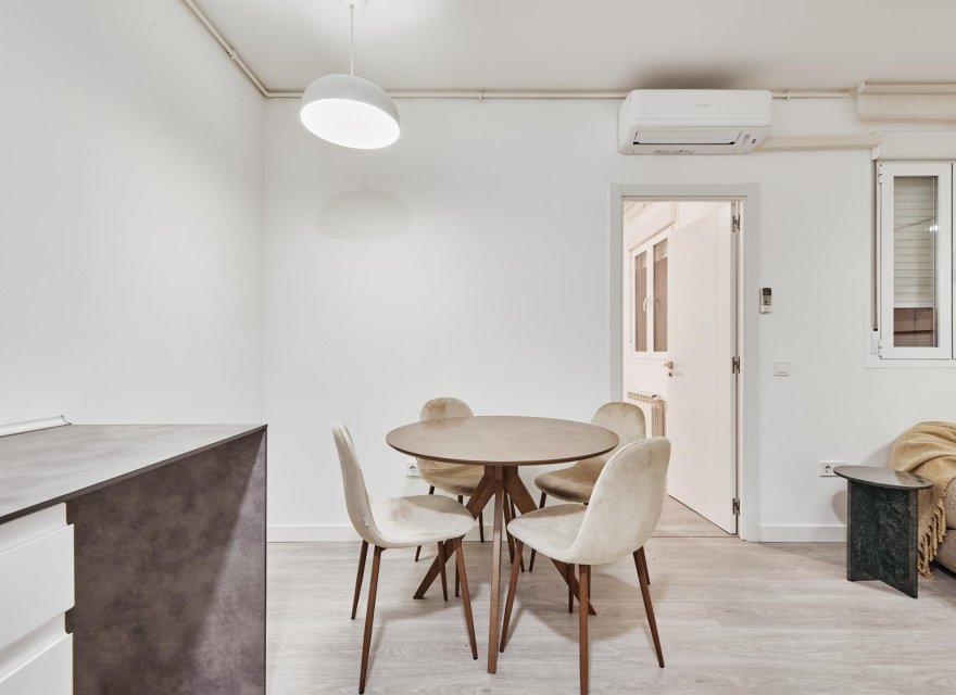 Resale - Apartment - Madrid