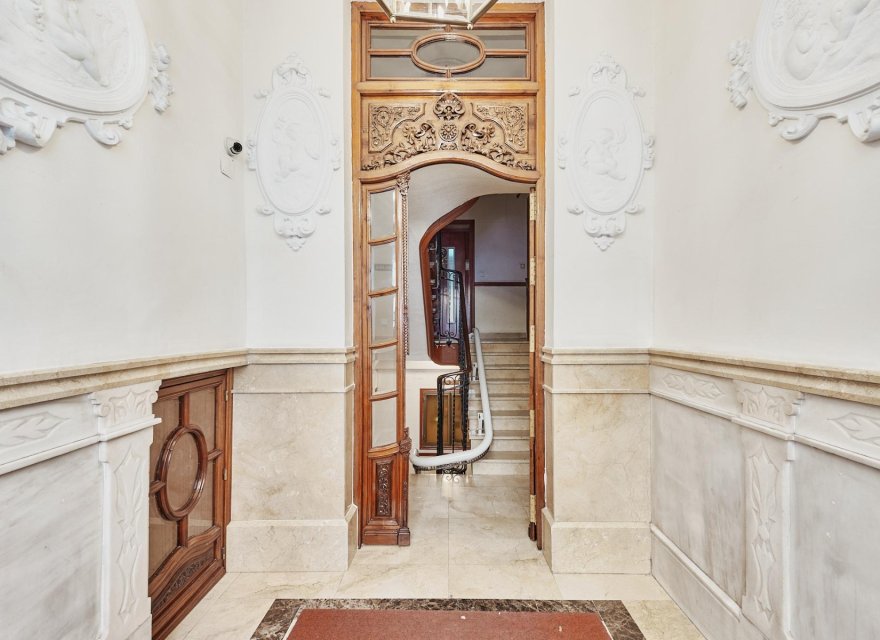 Resale - Apartment - Madrid